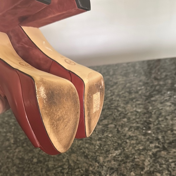Michael Kors Red Platform chunky Suede Heels EUC 9 - Picture 11 of 15